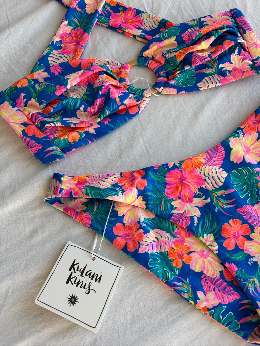 Kulani Kinis Bikini - Picture 2 of 9
